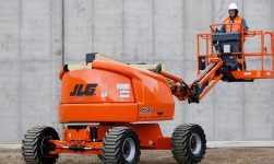 Traktor Nusantara: Panduan Perawatan Boom Lift JLG Berkualitas